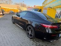 Gebraucht Mercedes E220 AMG line 194 PS (142 kW) 2018 Schwarz Coupé