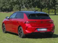 Usata Opel Astra 181 CV (133 kW) 2023 Rosso Utilitaria