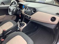 Gebraucht Hyundai i10 Classic 67 PS (49 kW) 2015 Schwarz Kleinwagen