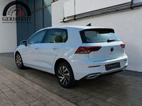 Gebraucht VW Golf VIII Style 150 PS (110 kW) 2021 Weiß Limousine