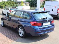 Gebraucht BMW 320 Advantage 184 PS (135 kW) 2017 Blau Kombi
