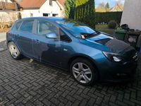 Gebraucht Opel Astra 120 PS (88 kW) 2013 Blau Limousine