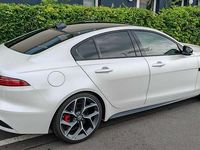 Gebraucht Jaguar XE 300 PS (220 kW) 2023 Weiß Limousine
