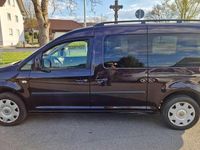 Second-hand VW Caddy Maxi 102 CP (75 kW) 2013 Negru Monovolum