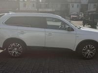 Gebraucht Mitsubishi Outlander Plus 204 PS (150 kW) 2016 Weiß SUV