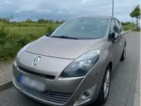 Gebraucht Renault Scénic III 110 PS (80 kW) 2010 Gold Van / Kleinbus
