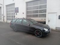 Gebraucht Mercedes 220 122 PS (89 kW) 2003 Schwarz Kombi