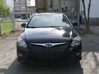 Gebraucht Hyundai i30 Classic 90 PS (66 kW) 2012 Schwarz Limousine