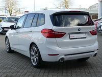 gebraucht BMW 218 2er Reihe dA Sport Line 2-Zonen-Klima Navi Sitzheizung