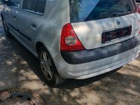 Używany Renault Clio II 101 KM (74 kW) 2004 Srebrny Hatchback