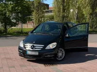 Używany Mercedes B200 193 KM (141 kW) 2011 Czarny Minivan