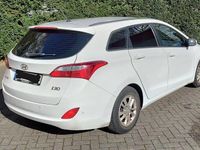 Gebraucht Hyundai i30 Trend 120 PS (88 kW) 2013 Weiß Kombi