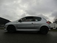 Gebraucht Peugeot 206 Quiksilver 109 PS (80 kW) 2005 Silber metallic Kleinwagen
