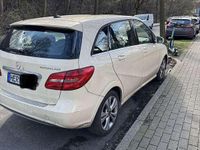Gebraucht Mercedes B200 156 PS (114 kW) 2014 Van / Kleinbus