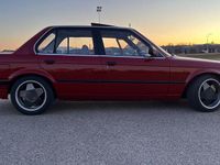 Gebraucht BMW 324 86 PS (63 kW) 1991 Rot Limousine