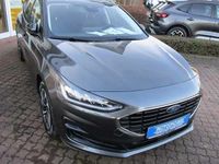 Neu Ford Focus Titanium 155 PS (114 kW) 2025 Grau Kombi