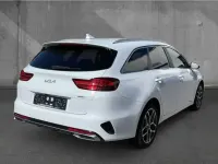 Gebraucht Kia Ceed 141 PS (103 kW) 2022 Cararraweiss Kleinwagen