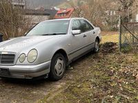 Gebraucht Mercedes E200 136 PS (100 kW) 1999 Silber Limousine