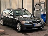 Gebraucht BMW 320 150 PS (110 kW) 2007 Grau Kombi