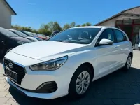 Gebraucht Hyundai i30 Select 99 PS (72 kW) 2019 Weiß Limousine