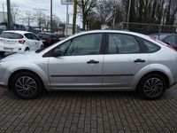 Gebraucht Ford Focus Trend 101 PS (74 kW) 2005 Silber Limousine