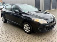 Gebraucht Renault Mégane 101 PS (74 kW) 2011 Schwarz Limousine