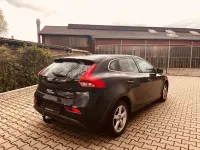 Second-hand Volvo V40 114 CP (83 kW) 2014 Negru Berlinǎ