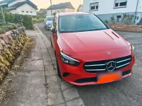Gebraucht Mercedes B200 150 PS (110 kW) 2019 Rot Van / Kleinbus