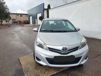 Gebraucht Toyota Yaris Life 99 PS (72 kW) 2012 Grau Kleinwagen