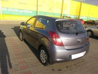 Gebraucht Hyundai i20 Comfort 105 PS (77 kW) 2009 Grau metallic Limousine