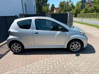 Gebraucht Toyota Aygo Basis 68 PS (50 kW) 2009 Silber Kleinwagen