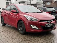 Gebraucht Hyundai i30 Classic 99 PS (72 kW) 2014 Cool red / sol Limousine