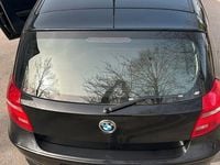 Gebraucht BMW 118 143 PS (105 kW) 2011 Schwarz Kleinwagen
