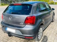Używany VW Polo Highline 90 KM (66 kW) 2015 Szary Sedan/Limuzyna