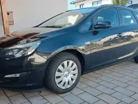 Gebraucht Opel Astra Edition 116 PS (85 kW) 2016 Schwarz Kombi