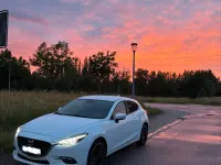 Gebraucht Mazda 3 Center-Line 120 PS (88 kW) 2018 Weiß Kleinwagen