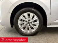 Gebraucht VW Multivan Life 150 PS (110 kW) 2024 Silber Van / Kleinbus