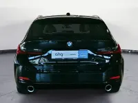 Gebraucht BMW 320 Sport Line 190 PS (139 kW) 2023 Black sapphire metallic Kombi