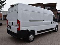 Gebraucht Peugeot Boxer 140 PS (102 kW) 2024 Kaolin weiß Van