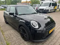 Używany Mini Cooper Classic 136 KM (100 kW) 2021 Czarny Hatchback