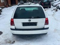 Gebraucht VW Golf IV 100 PS (73 kW) 2003 Weiß Kombi