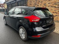 Gebraucht Ford Focus Business Edition 120 PS (88 kW) 2015 Schwarz Limousine