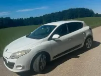 Gebraucht Renault Mégane III 131 PS (96 kW) 2009 Weiß Kleinwagen