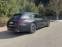 Gebraucht Mercedes E220 Avantgarde 197 PS (144 kW) 2024 Grau Kombi