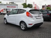 Gebraucht Ford Fiesta Trend 60 PS (44 kW) 2016 Frostweiß Kleinwagen