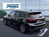 Gebraucht Ford Focus ST-Line 125 PS (91 kW) 2024 Schwarz(metallic) Limousine