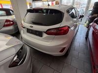 Gebraucht Ford Fiesta Cool & Connect 101 PS (74 kW) 2023 Weiß Kleinwagen