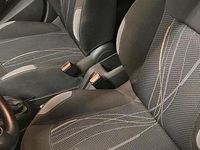 Second-hand Peugeot 208 68 CP (50 kW) 2012 Argintiu Hatchback