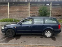 Gebraucht VW Passat 101 PS (74 kW) 1999 Blau Kombi