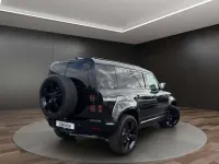 Neu Land Rover Defender HSE Dynamic 351 PS (258 kW) 2026 Santorini black SUV